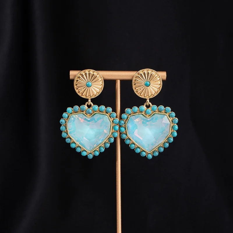 Big rhinestones cute heart shape sweet earrings