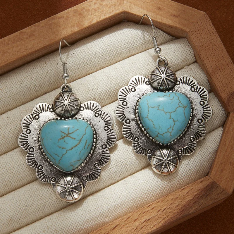 Big chunky heart earrings western design